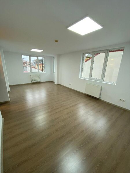 Titulescu, adiacent, cladire multifunctionala 600 mp, 13 camere.