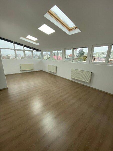 Titulescu, adiacent, cladire multifunctionala 600 mp, 13 camere.